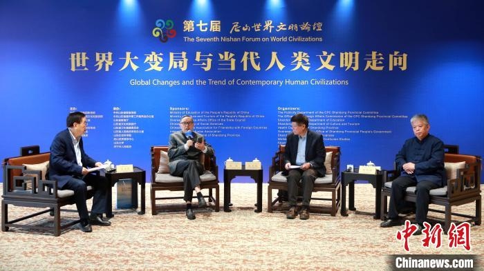 9月27日，第七屆尼山世界文明論壇首場(chǎng)高端對(duì)話舉行?！×籂?攝