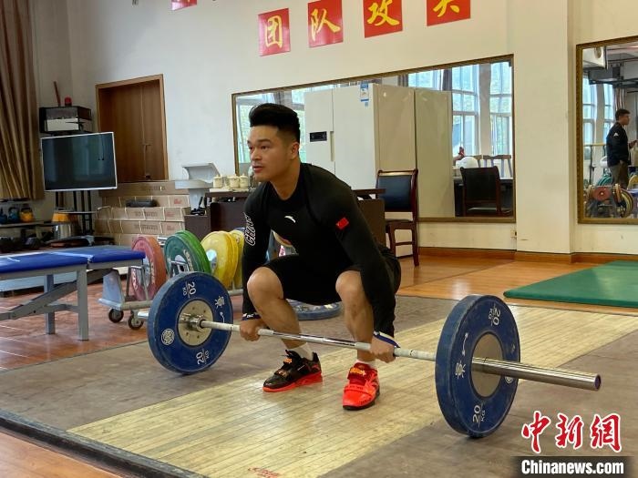 石智勇訓(xùn)練場景?！×植?攝