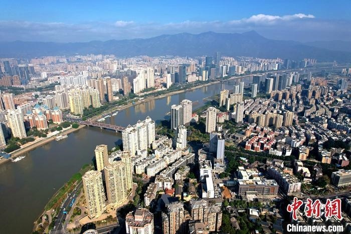 資料圖：城市高樓林立。 <a target='_blank' href='/'>中新社</a>記者 王東明 攝