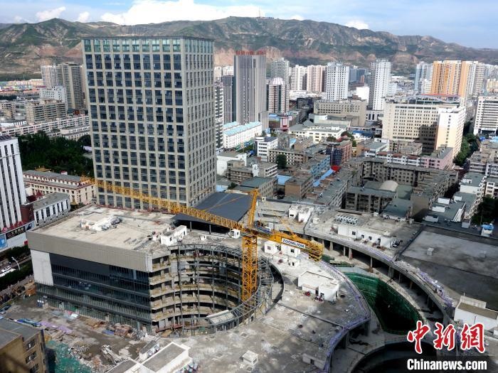 資料圖：城中區(qū)某商品住宅樓。 孫睿 攝