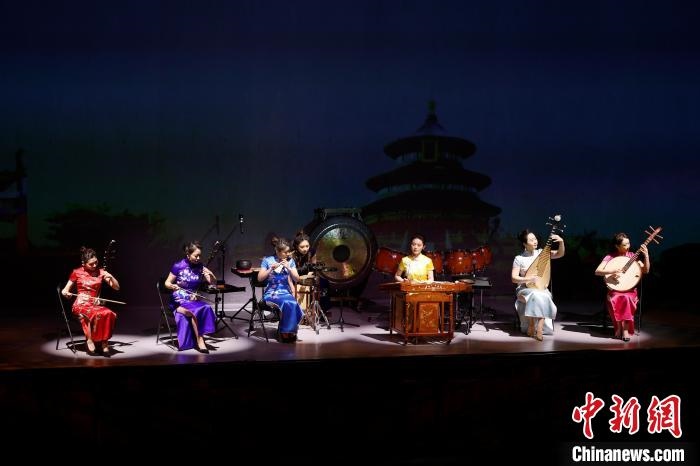 6日，“相約北京”奧林匹克文化節(jié)暨第22屆“相約北京”國際藝術(shù)節(jié)在京開幕?！?lt;a target='_blank' href='/'>中新社</a>記者 富田 攝