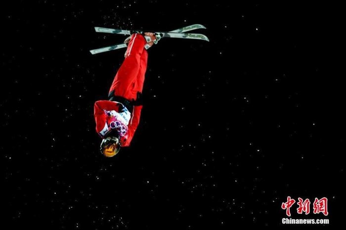 徐夢桃在比賽中。<a target='_blank' href='/'>中新社</a>記者 富田 攝