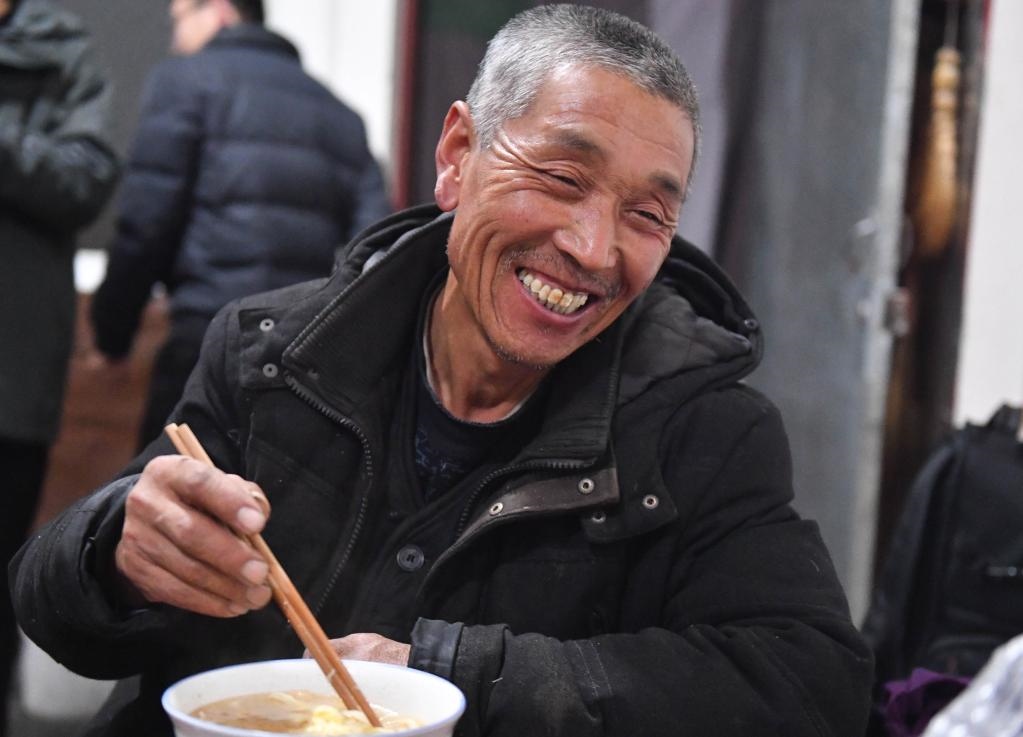 1月26日，山西省汾西縣段村村民蔡文明談起見到總書記的心情，激動又開心。新華社記者 柴婷 攝