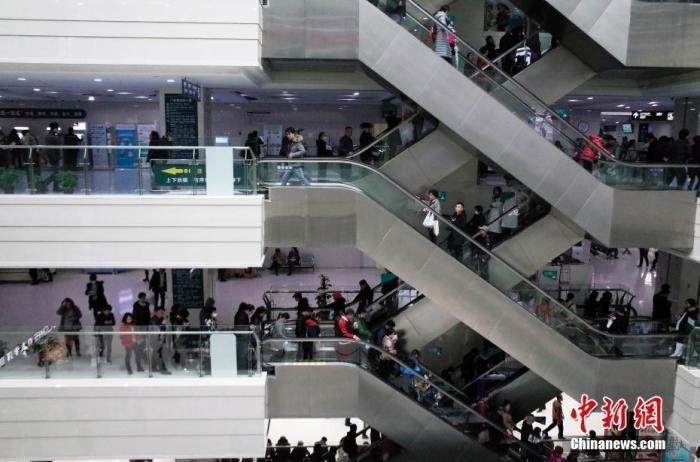 資料圖：某醫(yī)院門診樓。 <a target='_blank' href='/'>中新社</a>記者 殷立勤 攝
