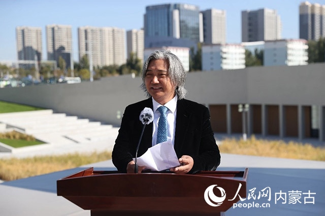 全國政協(xié)副秘書長、民盟中央專職副主席、中國美術(shù)館館長、中國城市雕塑家協(xié)會(huì)主席吳為山開幕致辭。王劭凱攝