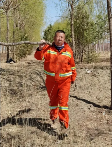 世界地球日，不忘治沙人3389.png
