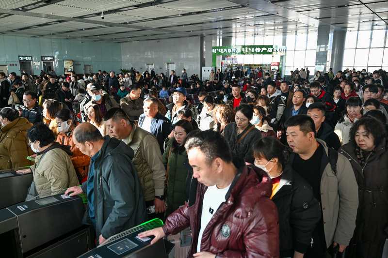 1768812040171395.jpg 20260119火車(chē)站1.jpg