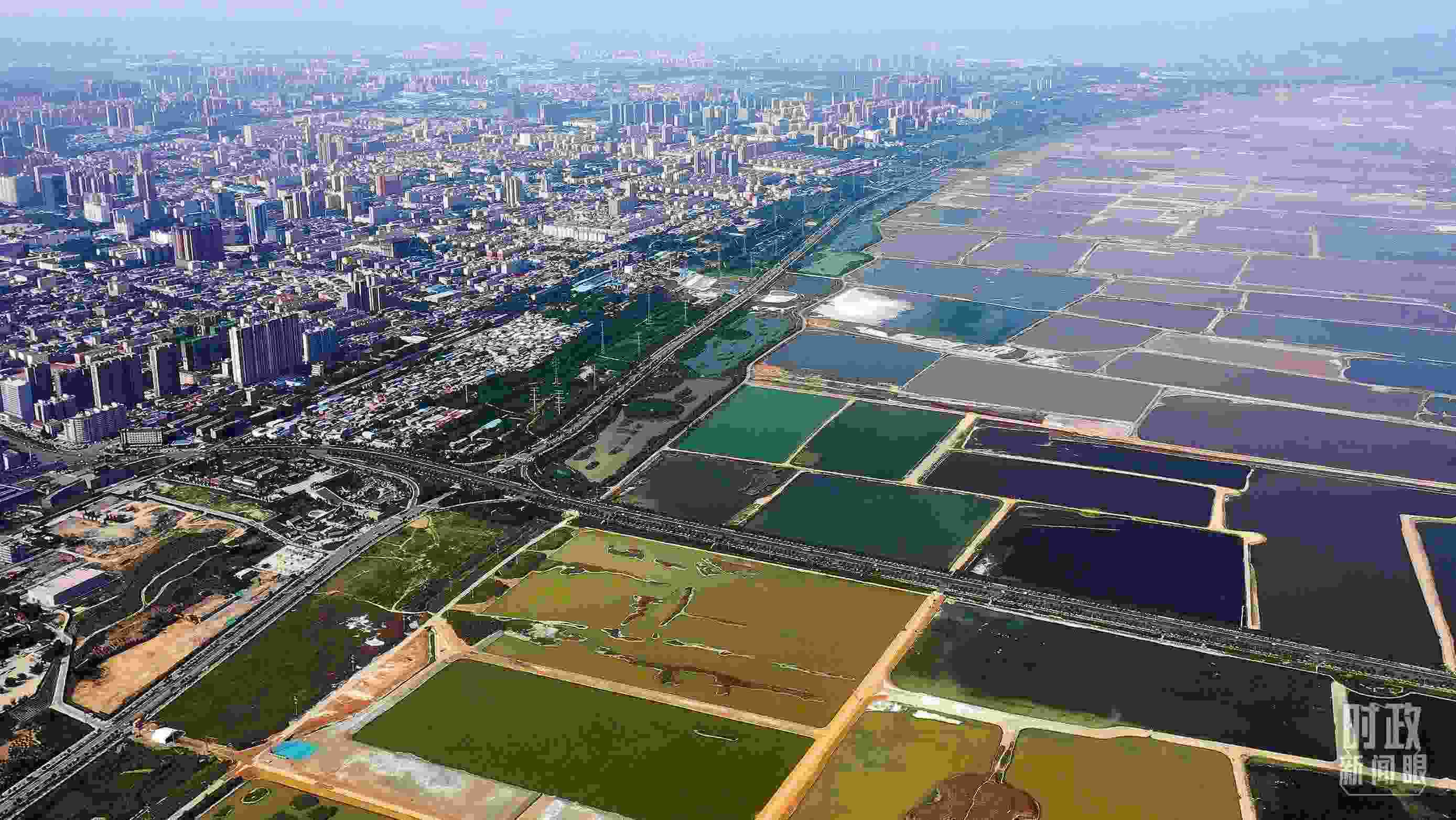 △俯瞰山西運(yùn)城。（總臺記者裴大偉、康曉宇拍攝）