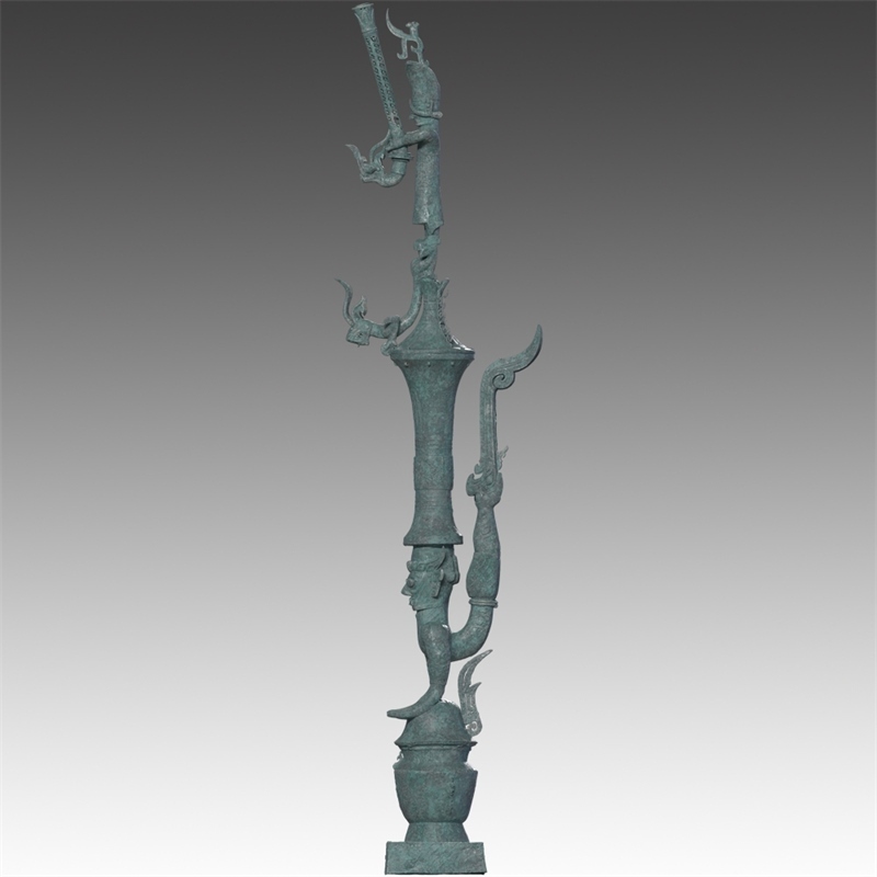 銅罍座倒立鳥足頂尊神像。四川省文物考古研究院供圖