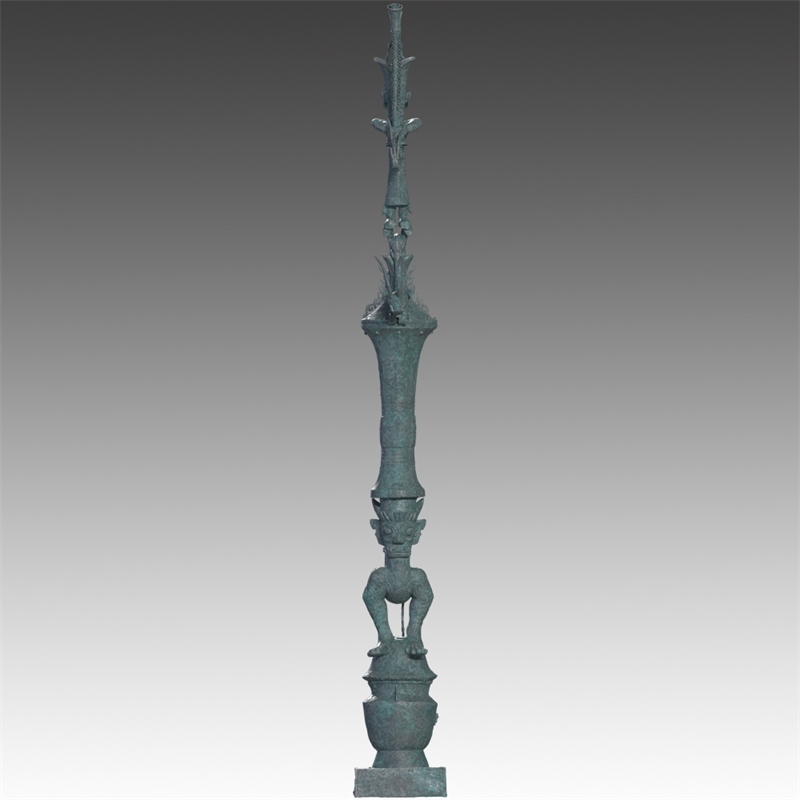 銅罍座倒立鳥足頂尊神像。四川省文物考古研究院供圖