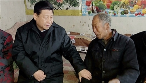 △2012年12月30日，習(xí)近平總書記來到河北省阜平縣龍泉關(guān)鎮(zhèn)顧家臺村看望困難群眾。