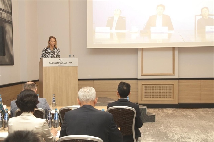 波蘭國家商會副主席卡羅麗娜致辭。