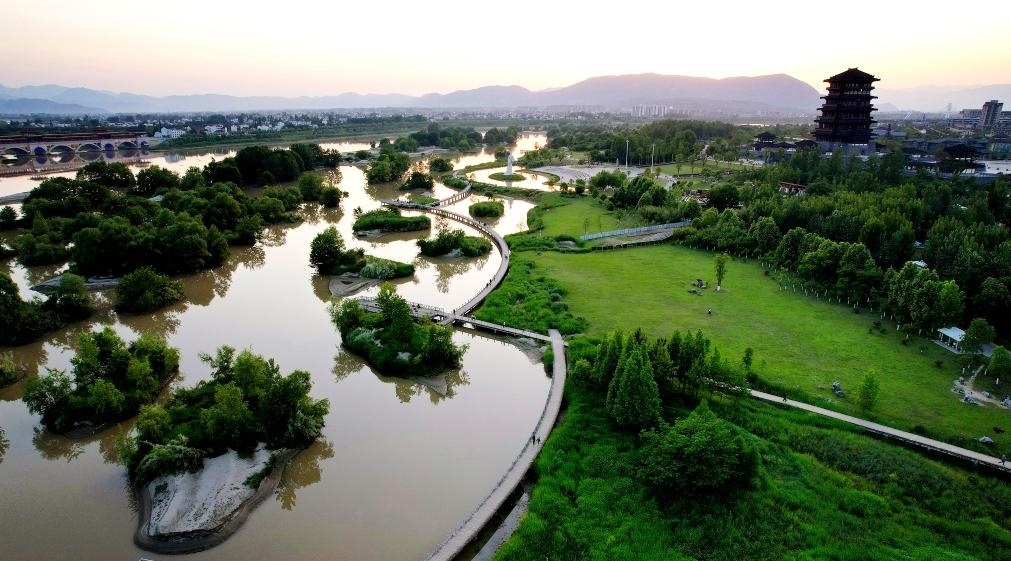 2022年5月16日拍攝的天漢濕地公園景色。新華社記者 邵瑞 攝