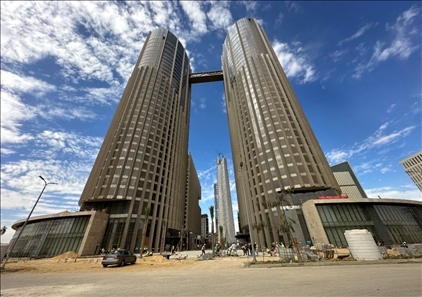 埃及新行政首都CBD項目P4標段高層辦公樓。 嚴川吉雨攝