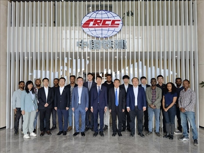 中國(guó)土木福州設(shè)計(jì)院埃塞分院團(tuán)隊(duì)合影。受訪對(duì)象供圖