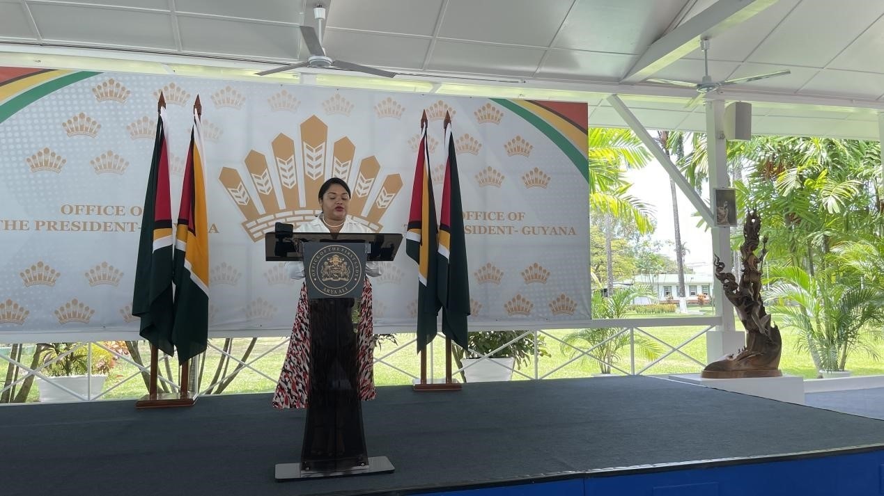 圭亞那第一夫人阿爾雅·阿里發(fā)表致辭。第18期援圭亞那醫(yī)療隊供圖
