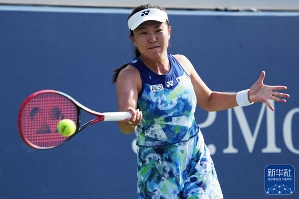 朱琳在比賽中回球。新華社記者 劉杰 攝