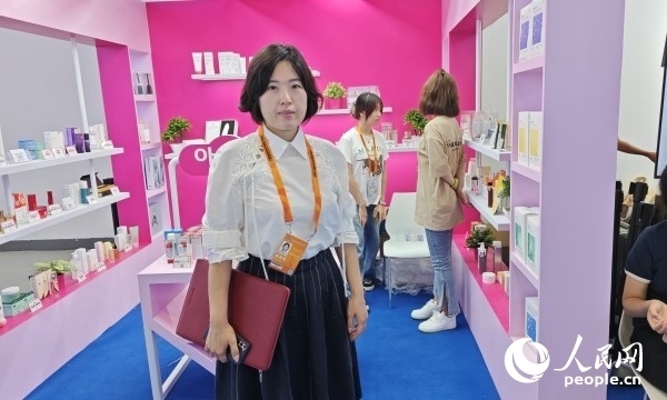 9月3日，韓國駐華大使館經(jīng)濟(jì)部參贊金至凰接受人民網(wǎng)記者采訪。人民網(wǎng)記者 趙雯博攝