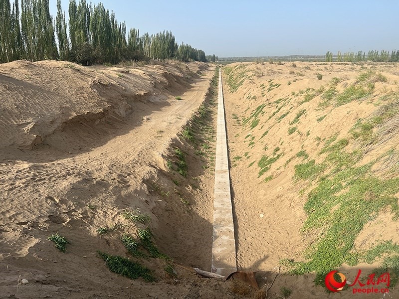 斗渠改造后，大大提高了輸水效率。人民網(wǎng)記者 常雪梅攝