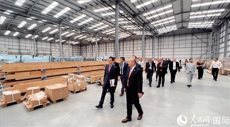 圖為旗艦倉(cāng)現(xiàn)場(chǎng)。人民網(wǎng) 郭錦標(biāo)攝