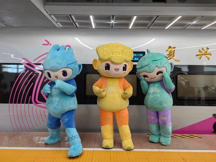 復(fù)興號(hào)亞運(yùn)智能動(dòng)車(chē)組列車(chē)車(chē)廂。上海鐵路局融媒體中心供圖