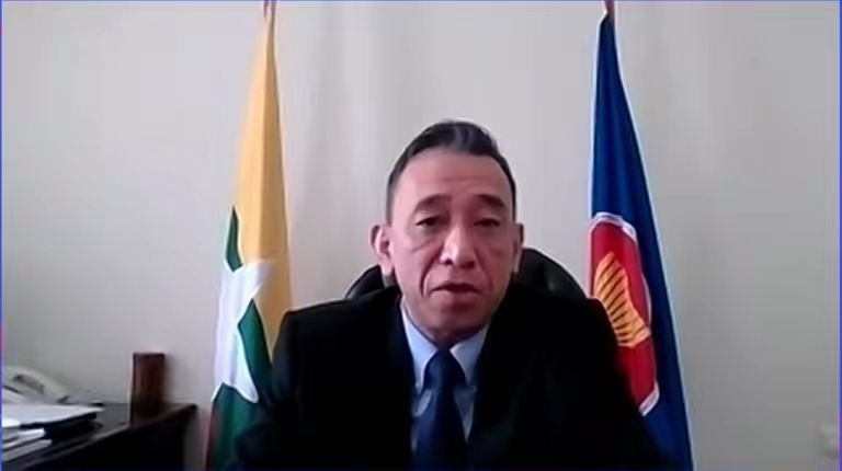 昂苗敏致辭。中國駐東盟使團供圖