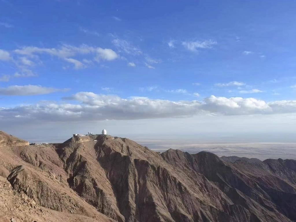 墨子巡天望遠(yuǎn)鏡遠(yuǎn)景圖。（中國(guó)科學(xué)技術(shù)大學(xué)供圖）