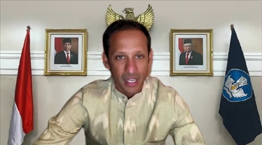 印尼教育、文化、研究和技術(shù)部部長納迪姆·馬卡里姆發(fā)表視頻致辭（清華大學(xué)東南亞中心供圖）