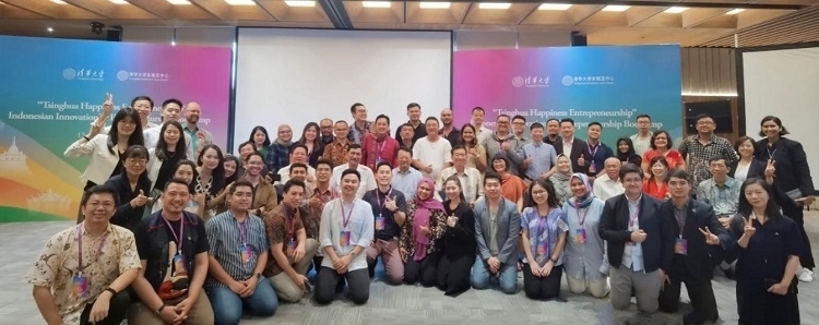 學(xué)員合影。清華大學(xué)東南亞中心供圖