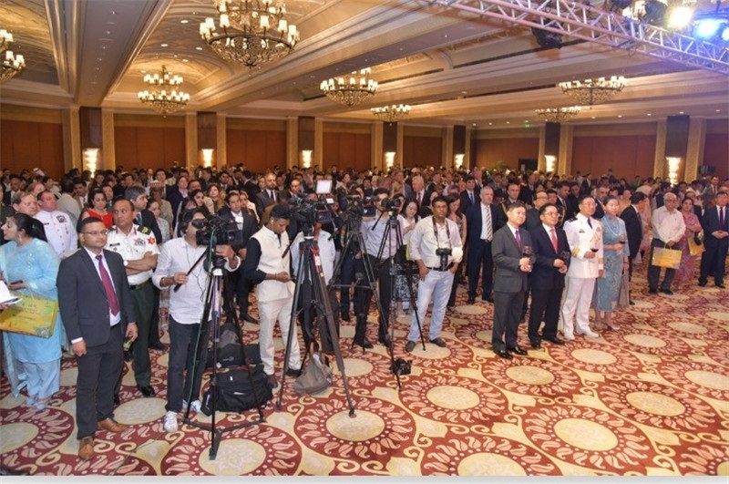 印度各界人士，各國駐印使節(jié)及外交官，中資企業(yè)、留學生和華僑華人等700余人出席招待會活動現(xiàn)場。中國駐印度大使館供圖