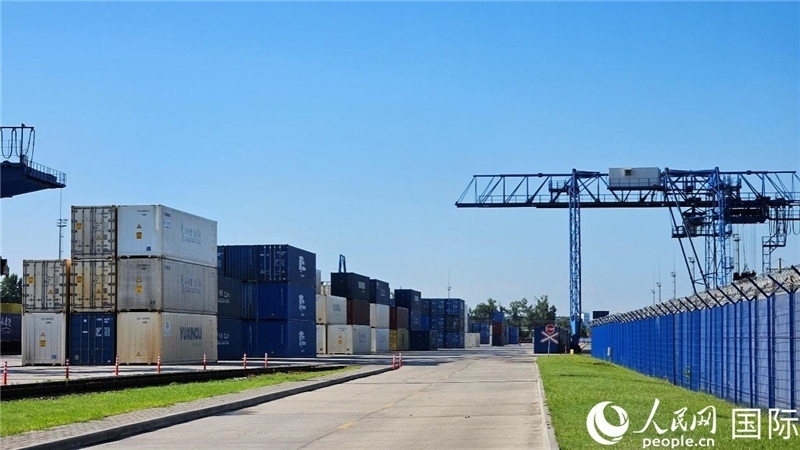 布列斯特北站，堆滿了來自中國的貨物。人民網(wǎng)記者 王震攝