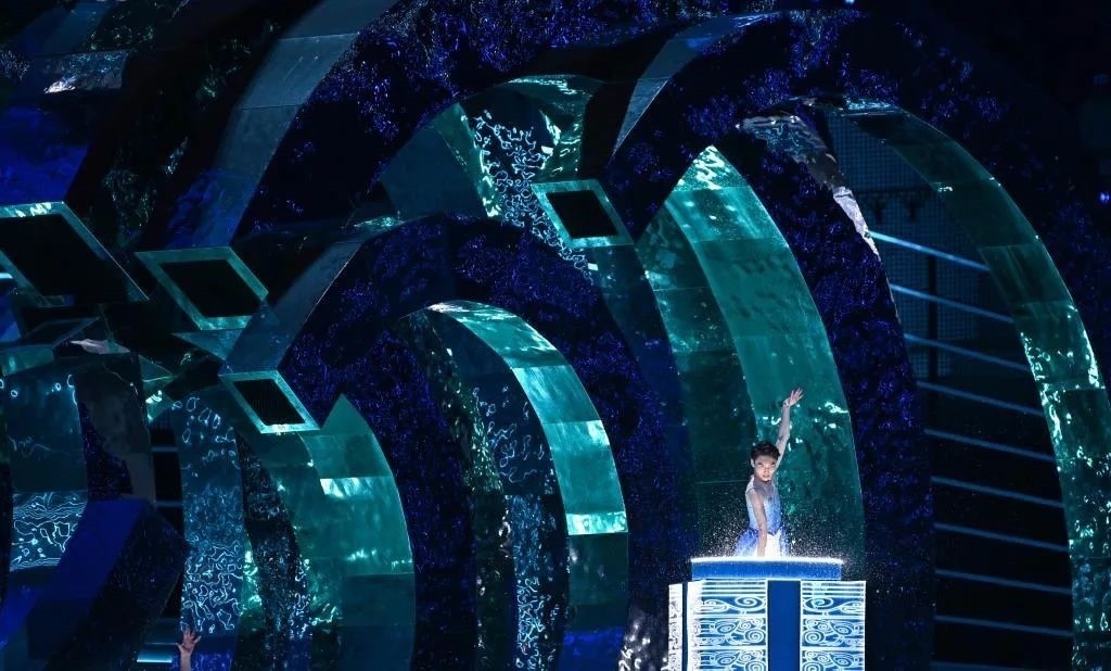 △9月23日，杭州第19屆亞洲運(yùn)動(dòng)會(huì)開(kāi)幕式迎賓表演《水潤(rùn)秋輝》。