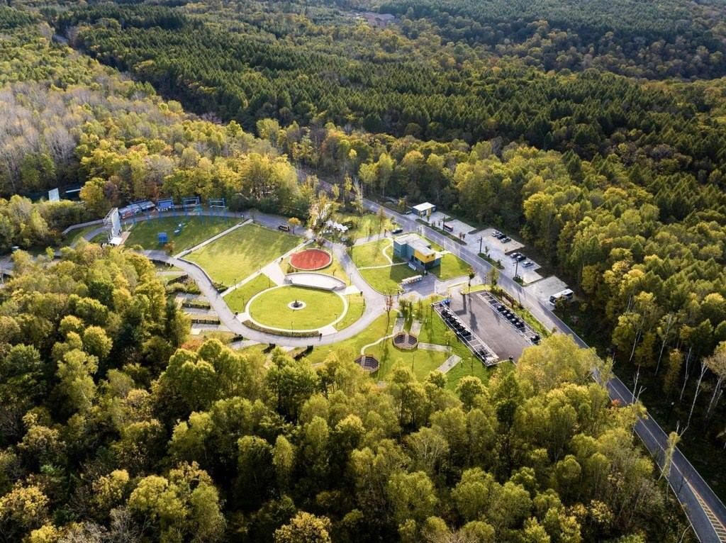 長白山華美勝地已實現(xiàn)“綠電”直供。嚴磊攝