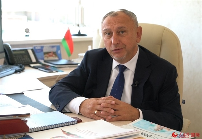 中白工業(yè)園管委會(huì)主任亞歷山大·亞羅申科接受人民網(wǎng)記者采訪。人民網(wǎng) 皇甫萬(wàn)里攝