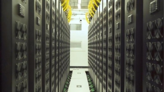 貴安超算中心內(nèi)的機(jī)房。人民網(wǎng) 陽(yáng)茜攝