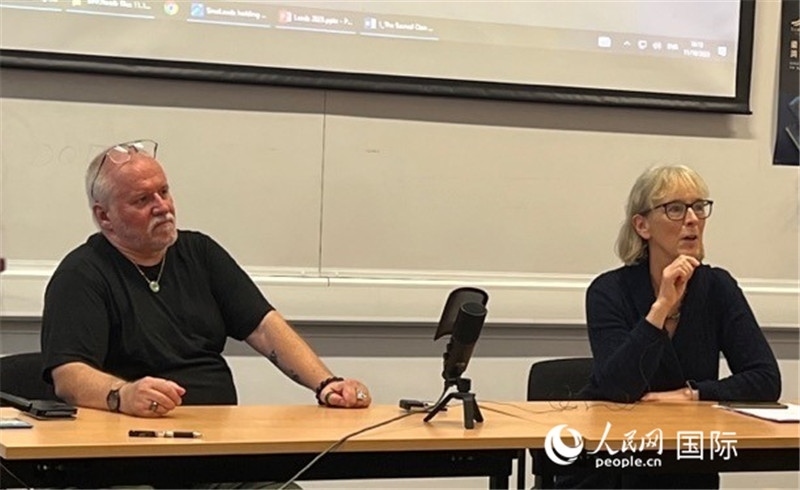 翻譯家韓斌、普華杰與師生交流 攝影 實習生王雪珊