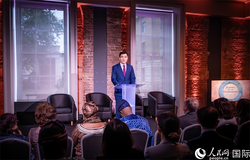 中國駐英國使館臨時代辦楊曉光致辭。人民網(wǎng) 郭錦標攝