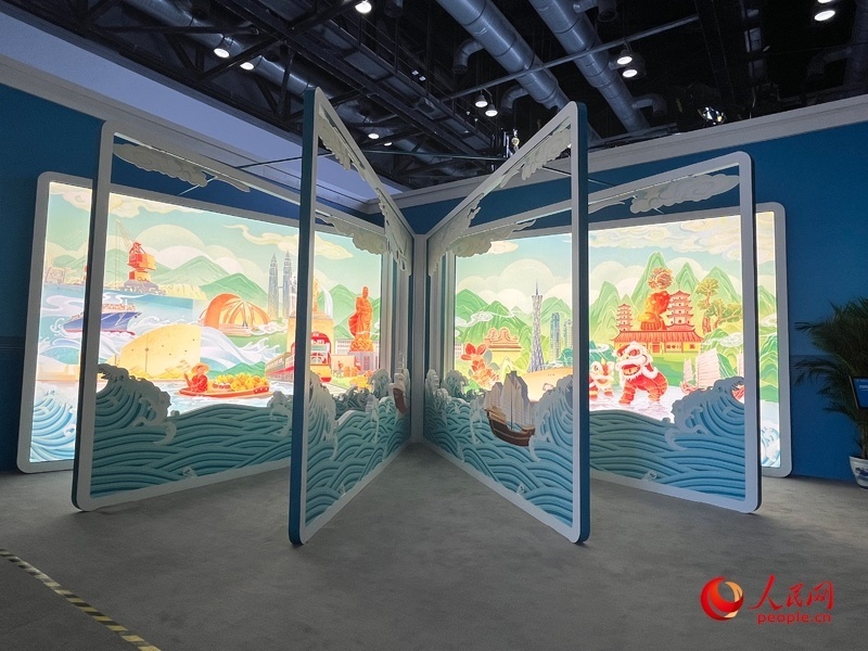 新聞中心媒體公共工作區(qū)兩側(cè)矗立著打開的“書畫”。人民網(wǎng)記者 杜燕飛攝