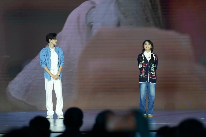 煎餅果仔（演員張家?。⑾奶烀妹茫ㄑ輪T楊茜云）