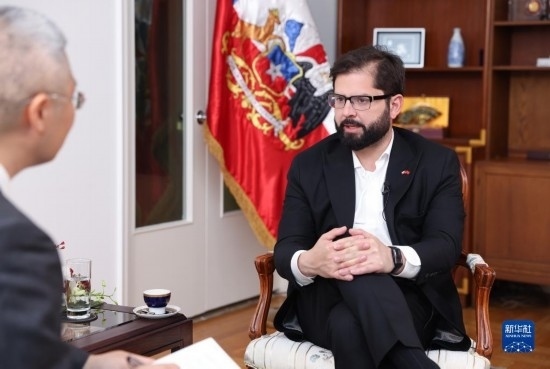 10月17日，智利總統(tǒng)博里奇在北京接受新華社記者專訪。新華社記者 呂帥 攝