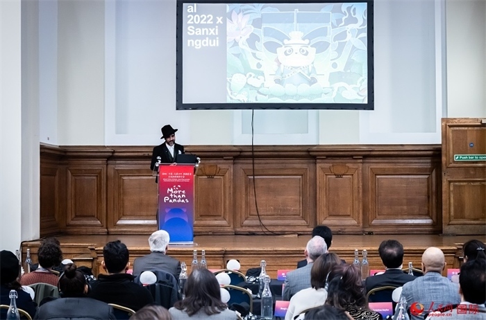 城市建筑與文化創(chuàng)意設(shè)計(jì)師卡姆·帕尼薩講述他和四川的故事。人民網(wǎng) 郭錦標(biāo)攝