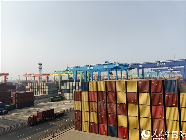 天津港北疆港區(qū)C段智能化集裝箱碼頭。人民網(wǎng)記者 符園園攝