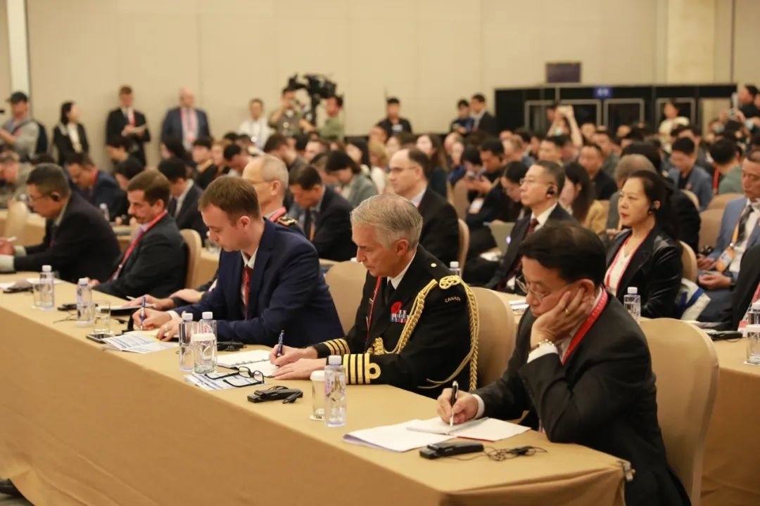 中外名家對(duì)話現(xiàn)場 斯基攝