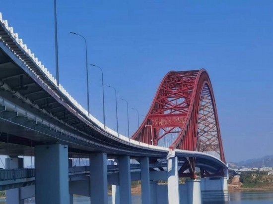 清水塘大橋側(cè)面。本報(bào)記者 常雯宜攝