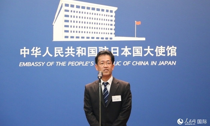 導(dǎo)師代表、東京大學教授內(nèi)山真伸發(fā)表致辭。人民網(wǎng) 許可攝