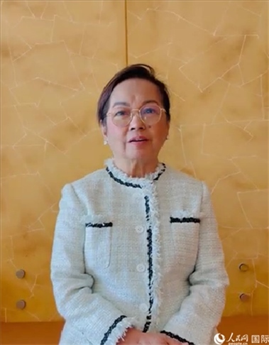 菲律賓前總統(tǒng)阿羅約通過視頻發(fā)表致辭。人民網(wǎng)記者樊帆 攝