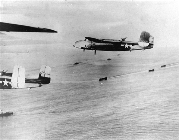 1942年4月18日，美國(guó)航空母艦甲板上B－25解放式轟炸機(jī)起飛轟炸東京工業(yè)區(qū)域，此為日本首次受盟軍之進(jìn)攻。
