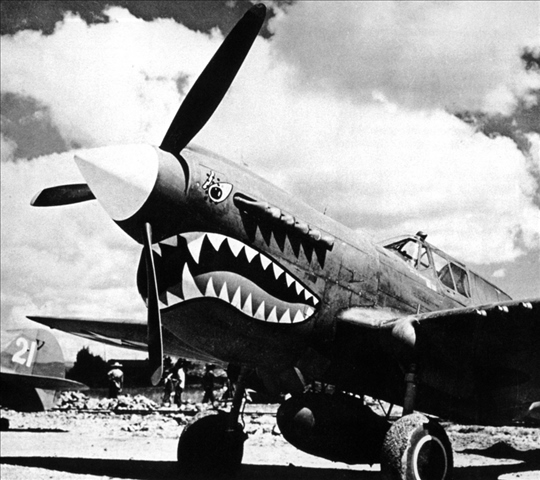 陳納德組織的美國(guó)志愿航空隊(duì)“飛虎隊(duì)”駐扎在芷江機(jī)場(chǎng)（資料照片）。新華社發(fā)