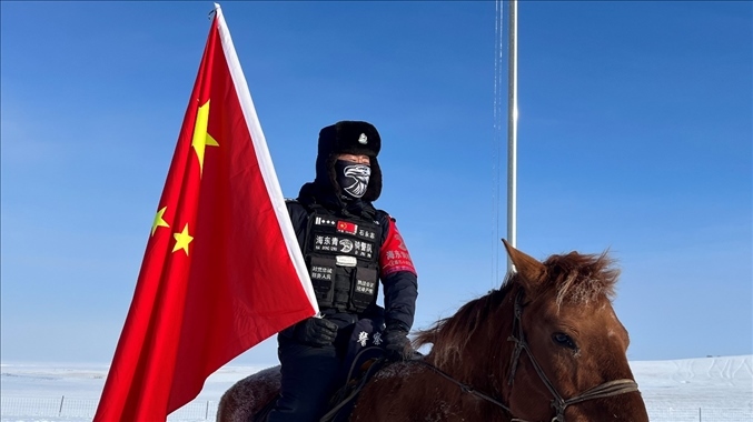 呼倫貝爾陳巴爾虎旗公安局副局長石永志。人民網(wǎng)記者 張敏穎攝