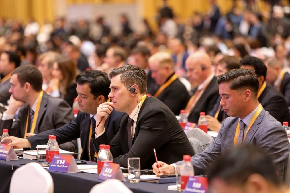 11月24日，論壇嘉賓在聆聽(tīng)演講。新華社記者 辛夢(mèng)晨 攝